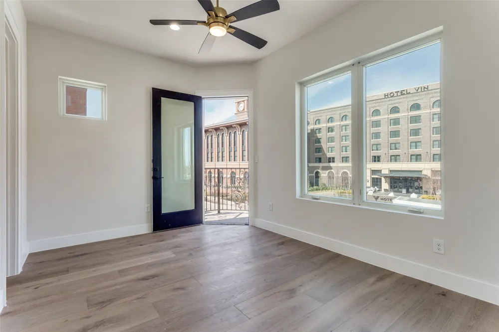 250 E Dallas Road #114 Grapevine, TX 76051